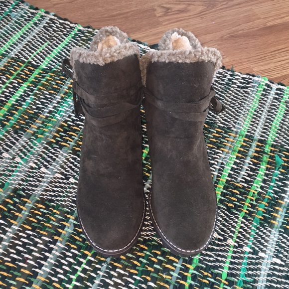 Dark Green Winter Booties - Picture 2 of 5